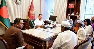 প্রধানমন্ত্রীর সঙ্গে তিন অনুপ্রেরণাদায়ী ব্যক্তির সাক্ষাৎ